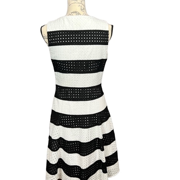 CALVIN Klein black and white fit and flare dress size 4 - Picture 4 of 9